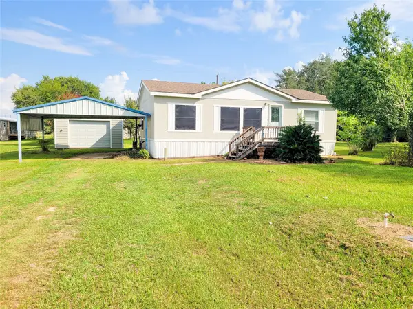 104 Curlew Drive, Palacios, TX 77465