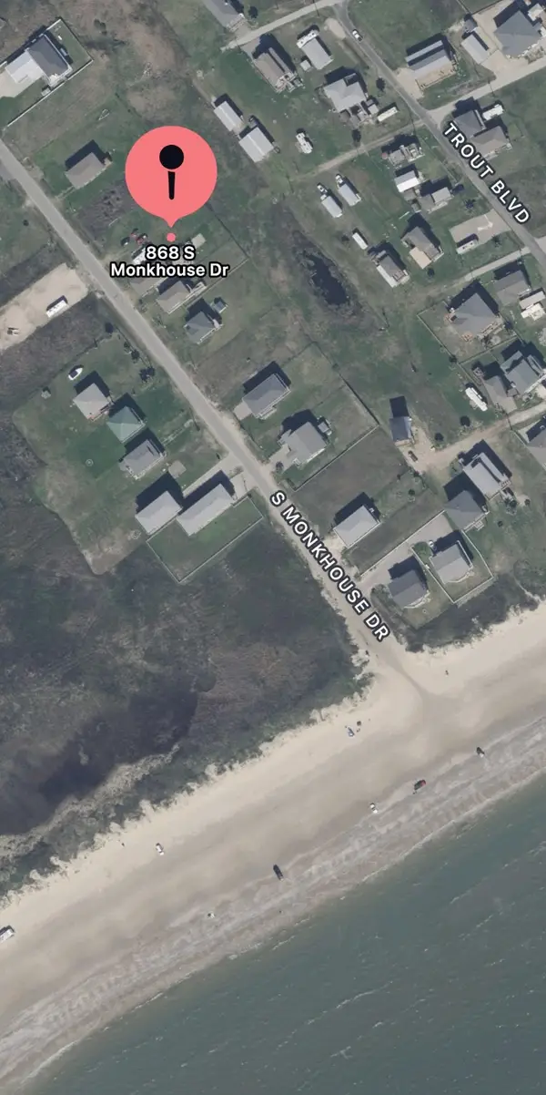 868 S Monkhouse Drive, Crystal Beach, TX 77650