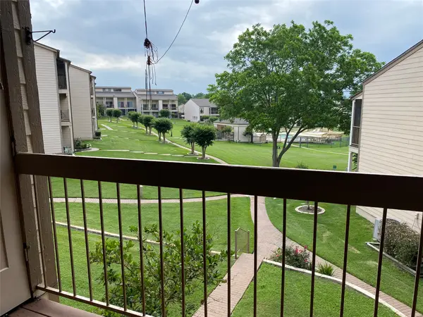 204E Lakeview Terrace, Conroe, TX 77356