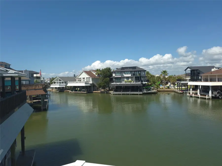 129 Quayside Drive, Tiki Island, TX 77554 - #2
