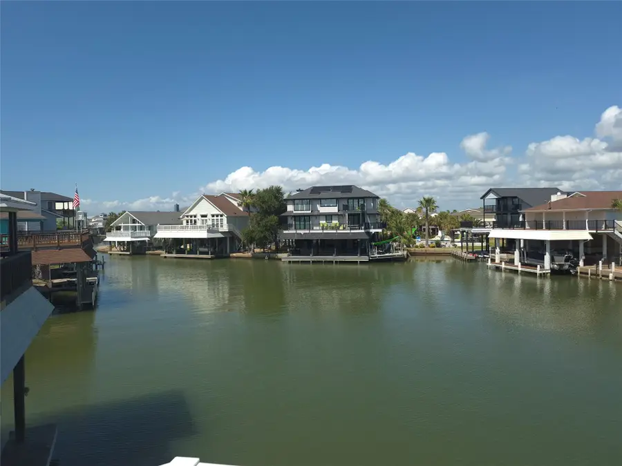 129 Quayside Drive, Tiki Island, TX 77554 - #3