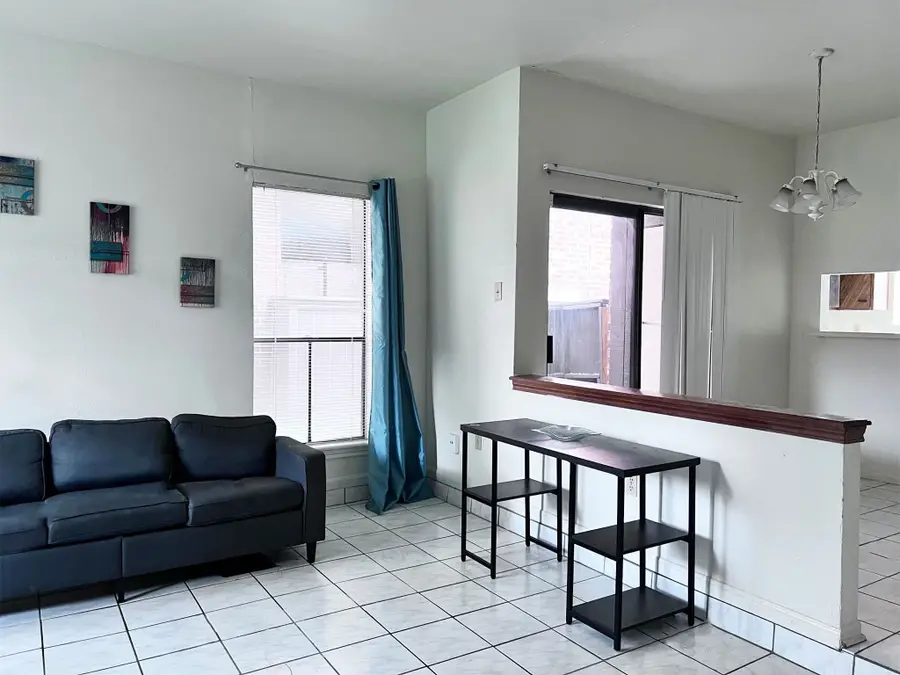 3130 Walnut Bend Lane #401, Houston, TX 77042 - Image #3