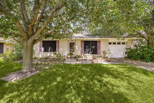 1342 Castle Glen Drive, Houston, TX 77015