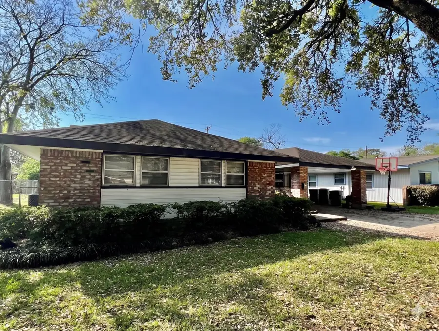 2107 Restridge Drive, Houston, TX 77055 - #2