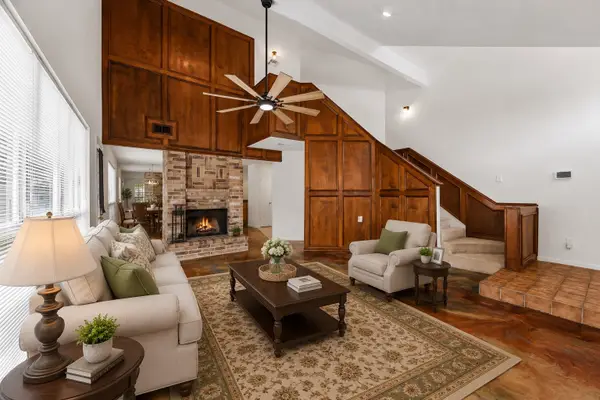 3806 Crystal Falls Drive, Missouri City, TX 77459