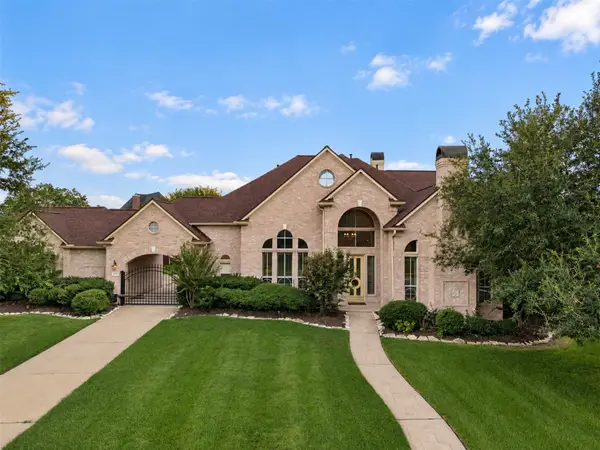2606 Heatherbend Drive, Pearland, TX 77584