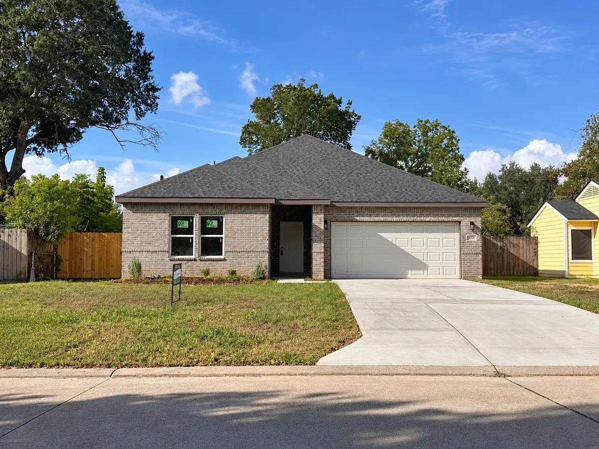 501 Briarwood Drive, Baytown, TX 77520 - #1