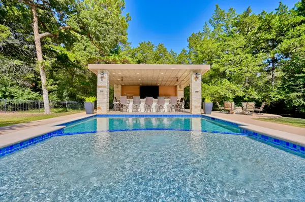 404 Saint Andrews Drive, New Ulm, TX 78950