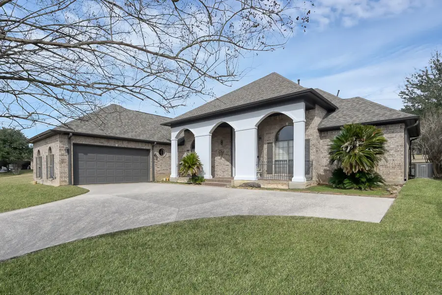 135 April Waters Drive N, Montgomery, TX 77356 - #2