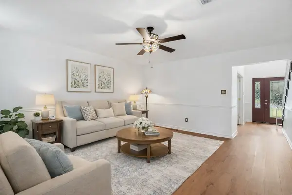 10 E Broken Oak Court, Spring, TX 77381