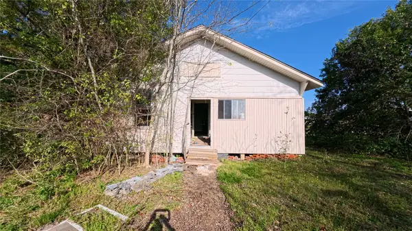 526 Wallace Street, East Bernard, TX 77435