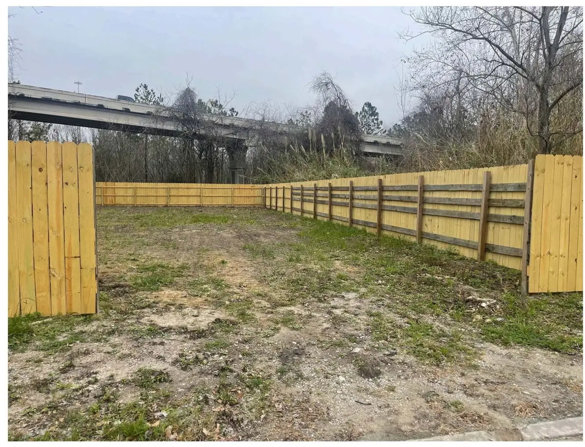 5050 Neches Street, Houston, TX 77026 - Image #1