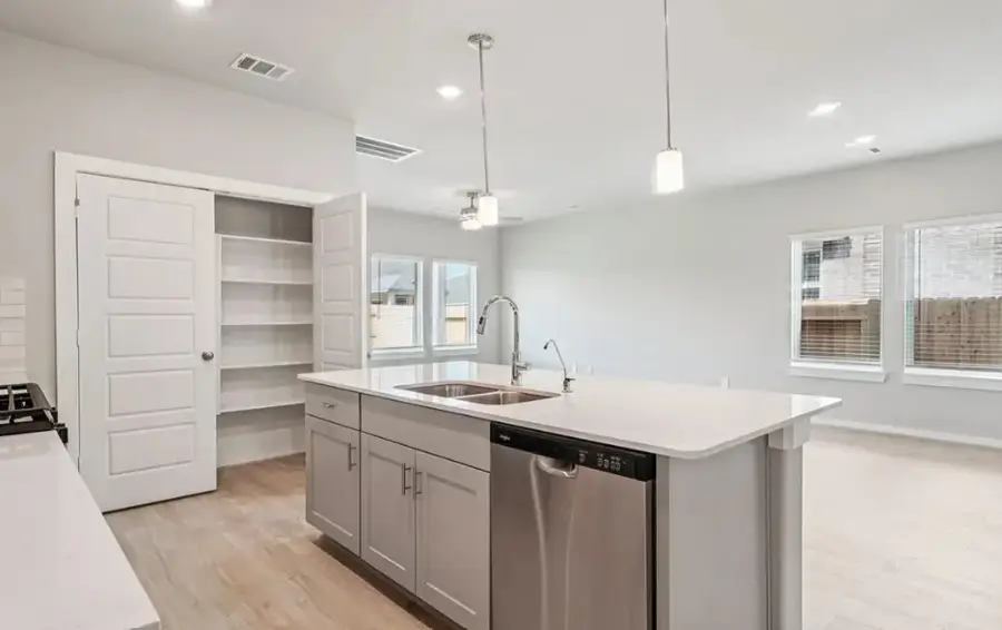 12010 Meandering Stream Drive, Baytown, TX 77523 - Image #2