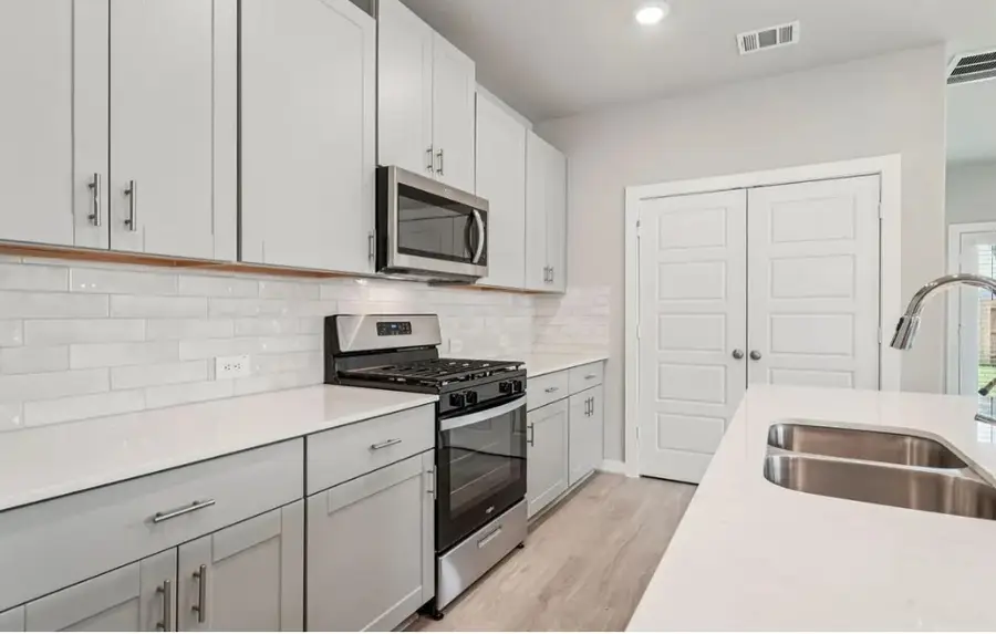 12010 Meandering Stream Drive, Baytown, TX 77523 - Image #3