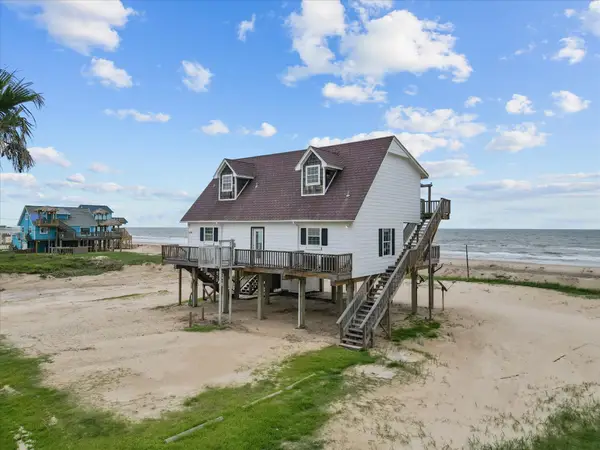 125 Driftwood Court, Surfside Beach, TX 77541