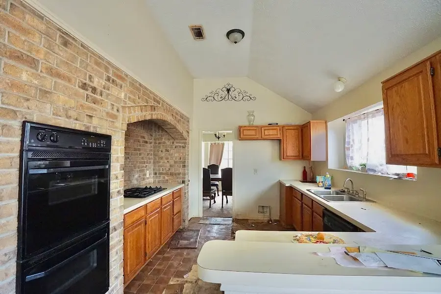 110 Almond Drive, Lake Jackson, TX 77566 - #3