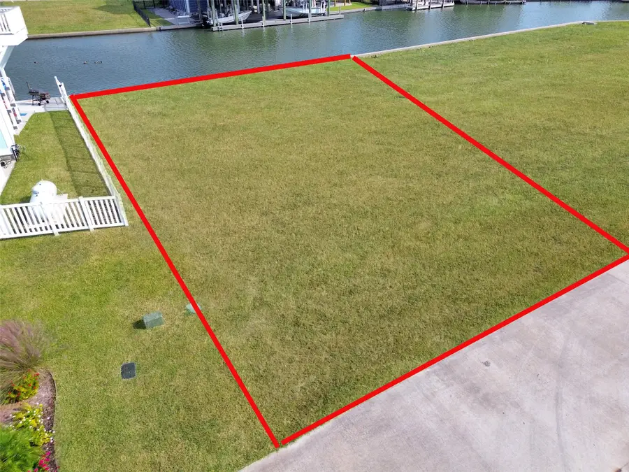 510 Neptune Circle, Tiki Island, TX 77554 - Image #3