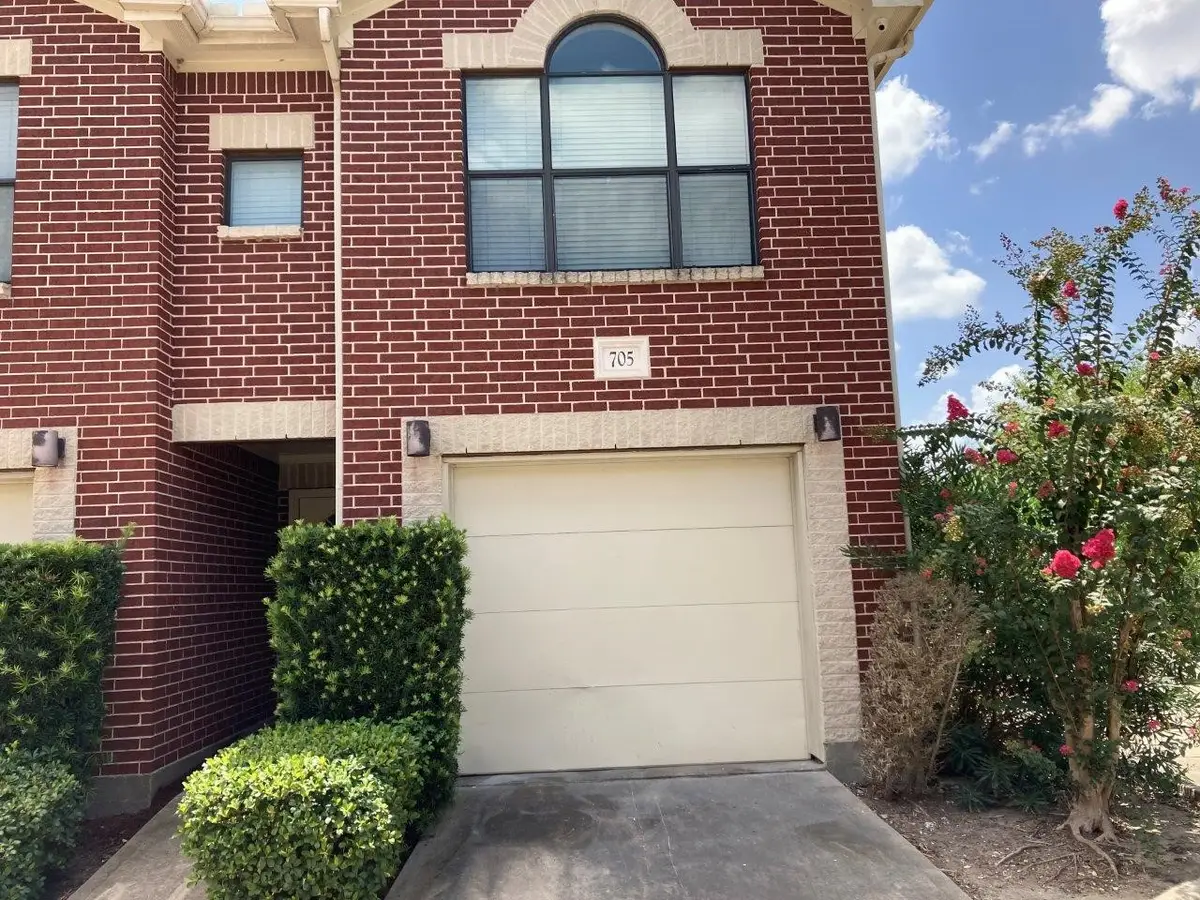 5941 South Loop E #705, Houston, TX 77033 - #1