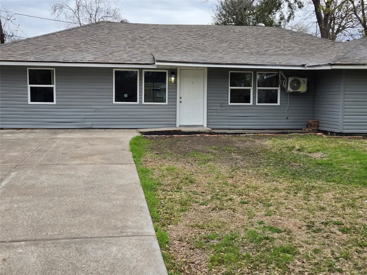 5823 Lyndhurst Drive E, Houston, TX 77033 - #1