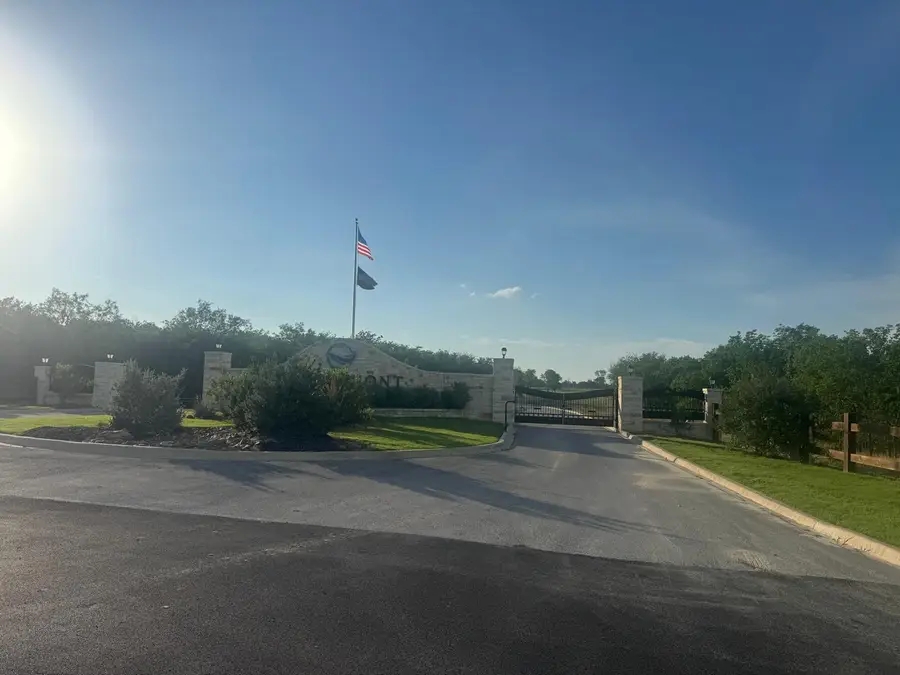 1 Water Front Clb Dr, Corsicana, TX 75109 - #2