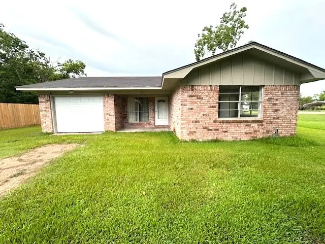 110 Cedar Street, Louise, TX 77455 - Image #1