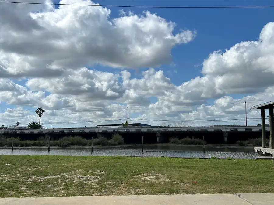 24 Cmdr Runco Lane, Taylor Lake Village, TX 77586 - #3