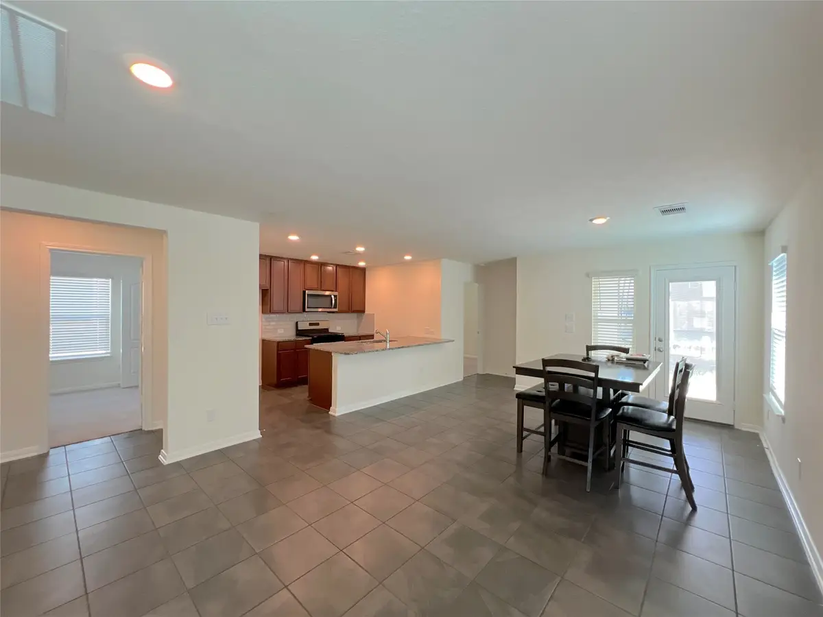 7111 Escondido Drive, Rosharon, TX 77583 - Image #1