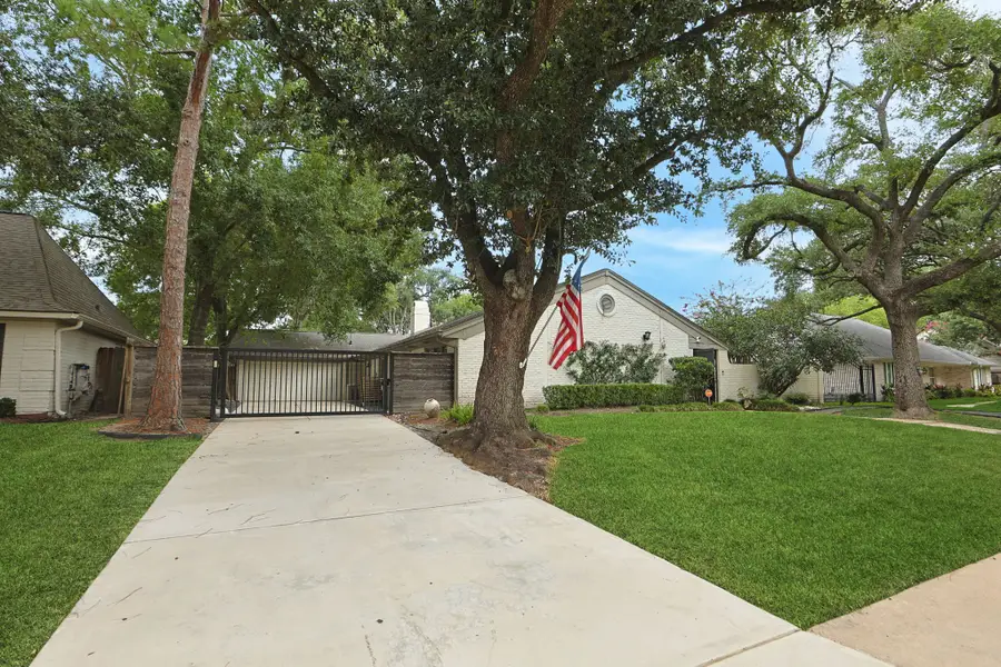 10118 Chevy Chase Drive, Houston, TX 77042 - #2