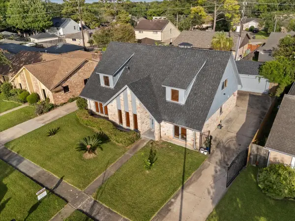 2719 Field Line Drive, Sugar Land, TX 77479