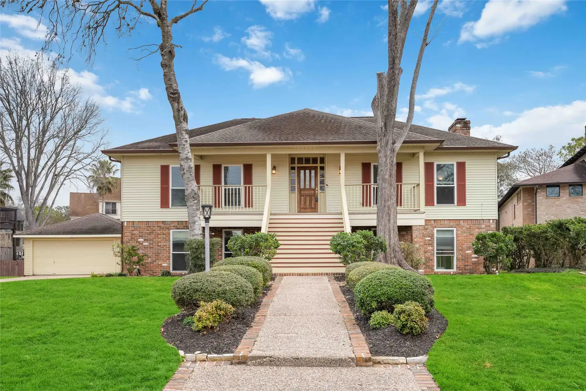 18623 Point Lookout Drive, Nassau Bay, TX 77058 - Image #1