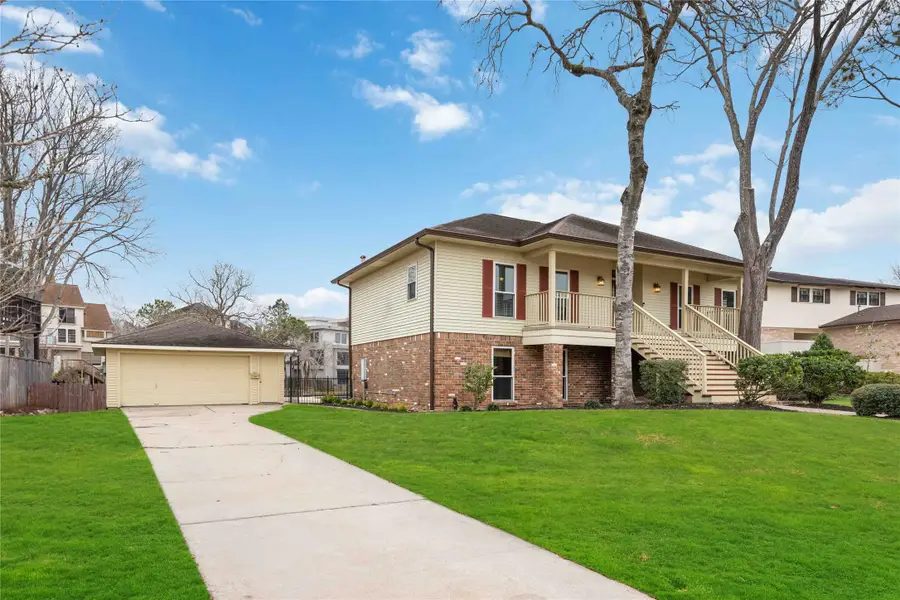 18623 Point Lookout Drive, Nassau Bay, TX 77058 - Image #2