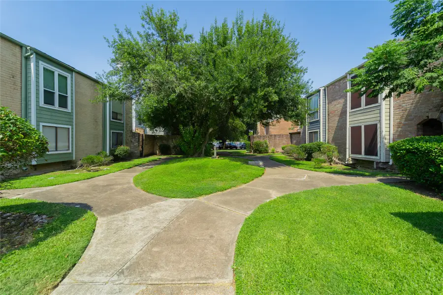 8563 Wilcrest Drive, Houston, TX 77099 - Image #2
