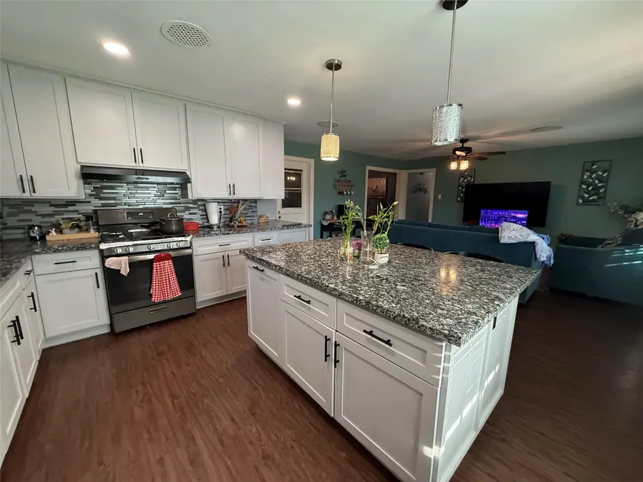 8823 Shadow Crest Street, Houston, TX 77074 - Image #2