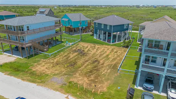 920 Melody Lane, Crystal Beach, TX 77650