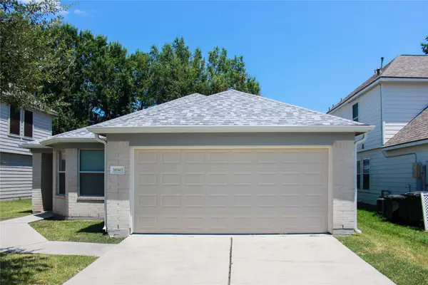 16945 Scenic Knoll, Conroe, TX 77385
