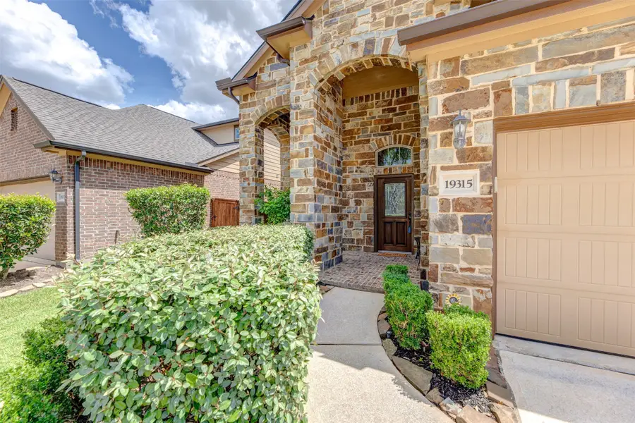 19315 S Cottonwood Green Lane, Cypress, TX 77433 - Image #2