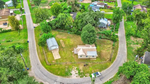 237 N Austin Drive, Angleton, TX 77515