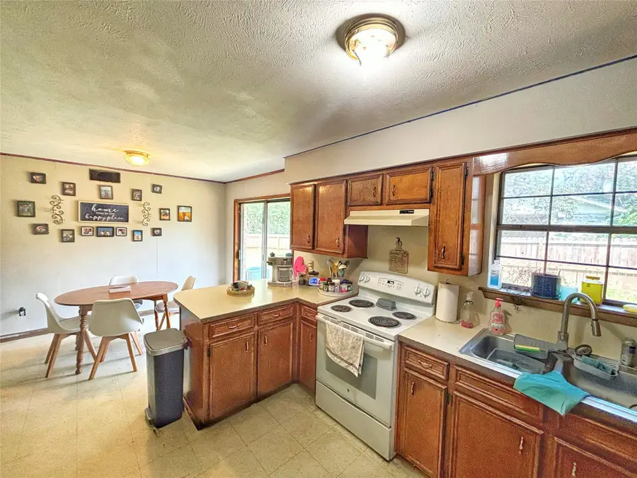 108 North Dogwood Street, Crockett, TX 75835 - Image #2