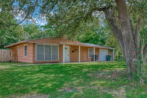 5962 Willow Glen Drive, Houston, TX 77033