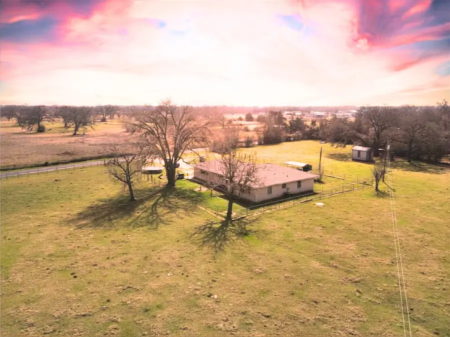 22052 Chapman Rd, Hempstead, TX 77445 - #2