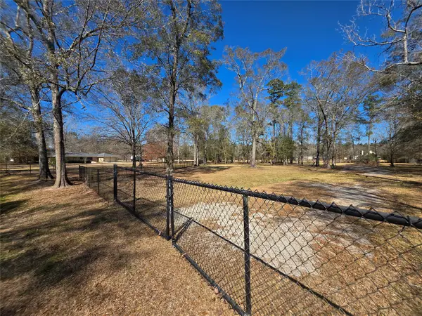 8708-1 W Fox Road, Orange, TX 77632