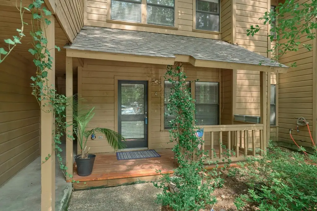 4 Sawmill Grove Lane Circle #4, The Woodlands, TX 77380 - #1