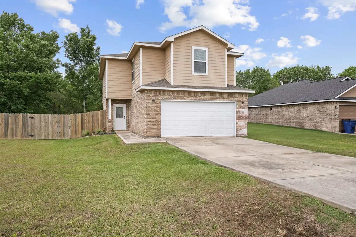 6101 Fox Ridge Drive, Angleton, TX 77515 - #1