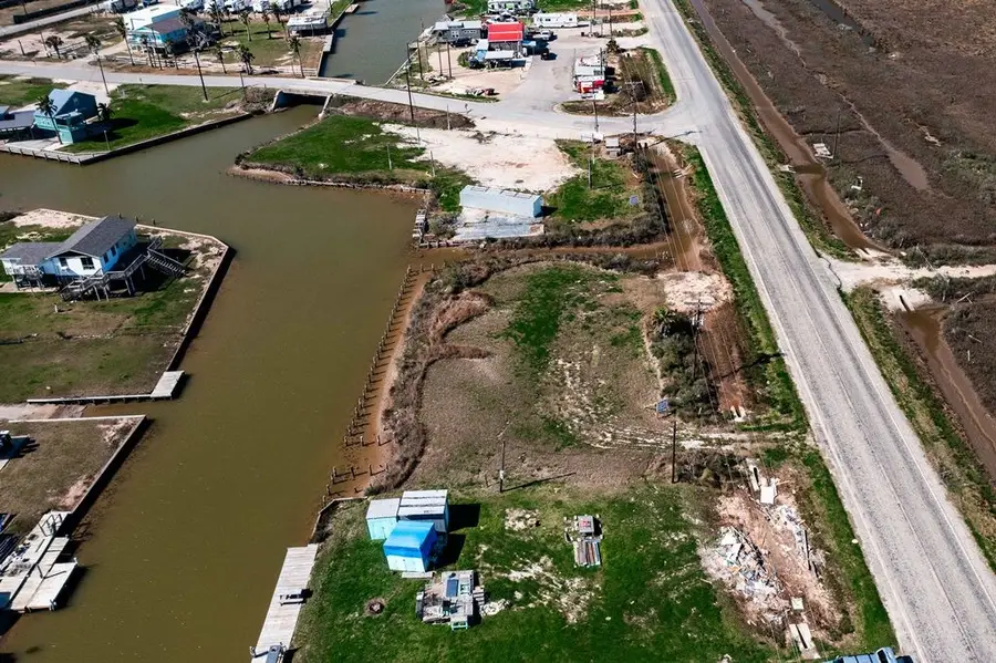 201 Carancahua Street, Sargent, TX 77414 - Image #2