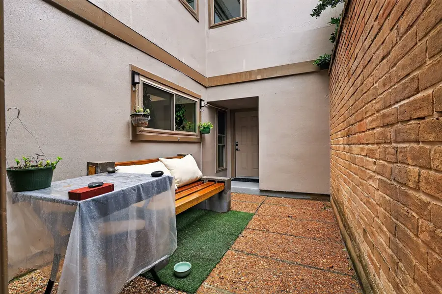 880 Tully Road #17, Houston, TX 77079 - Image #3