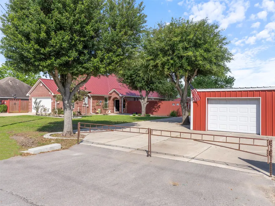 2610 School Street, Needville, TX 77461 - #3
