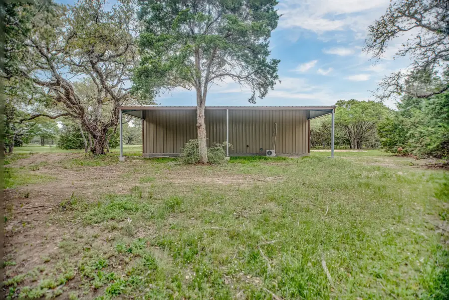 352 N Cr 1301, Edna, TX 77957 - Image #3