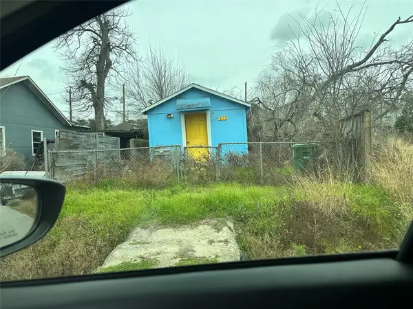 303 E 38 Street, Houston, TX 77018