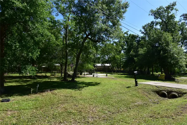 1510 Pine Grove Drive, Dickinson, TX 77539