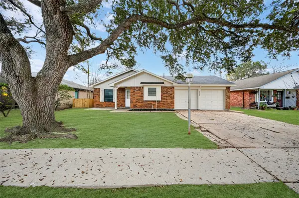 1709 Capri Lane, Seabrook, TX 77586